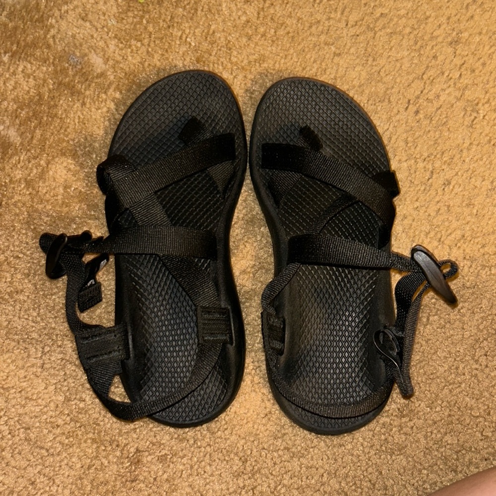 Women’s Chacos Size 8